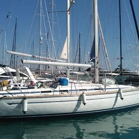 Botel Yacht La Perla Negra *
